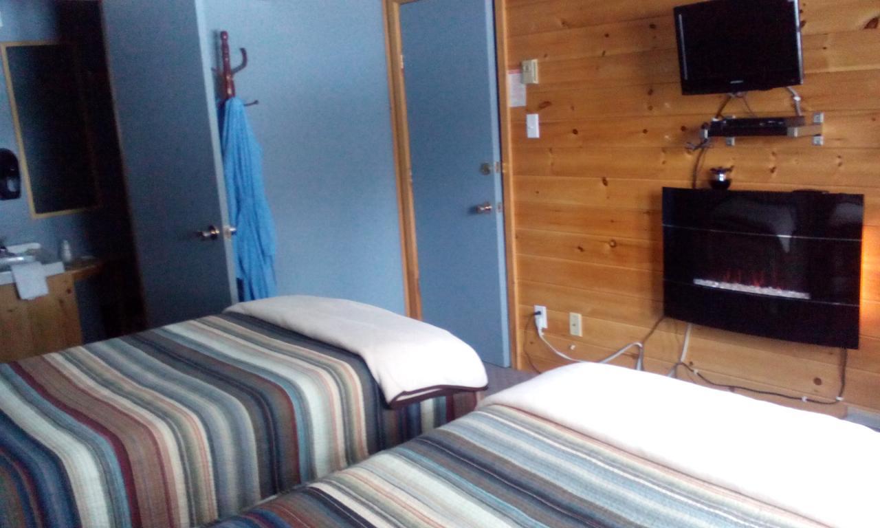 Spectacle Lake Lodge Bancroft Luaran gambar